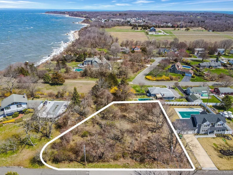 1050 Tasker Lane, Greenport West, New York, United States. - Photo 11