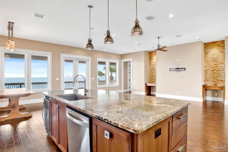 1070 Harbor Ln, Gulf Breeze, FL 32563, Gulf Breeze, Florida, United States. - Photo 16