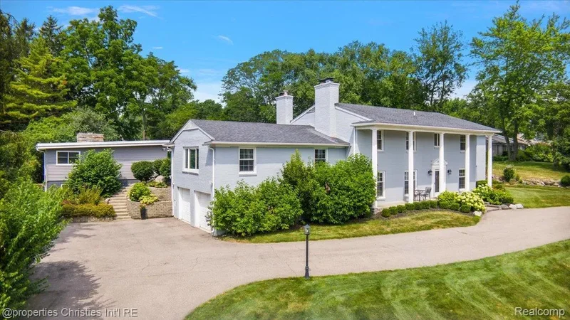 3060 Chickering Lane, Bloomfield Hills, Michigan, United States. - Photo 8