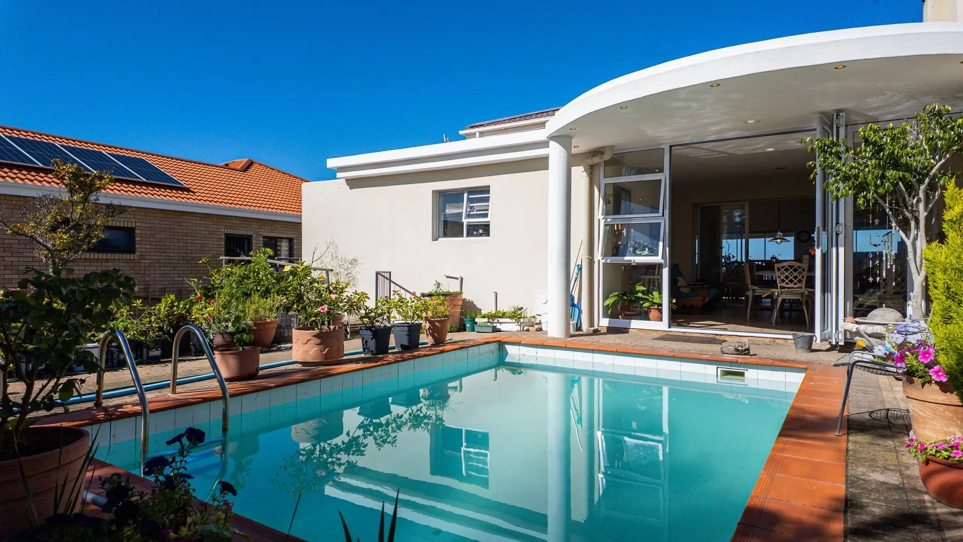 Exterior photo 10
