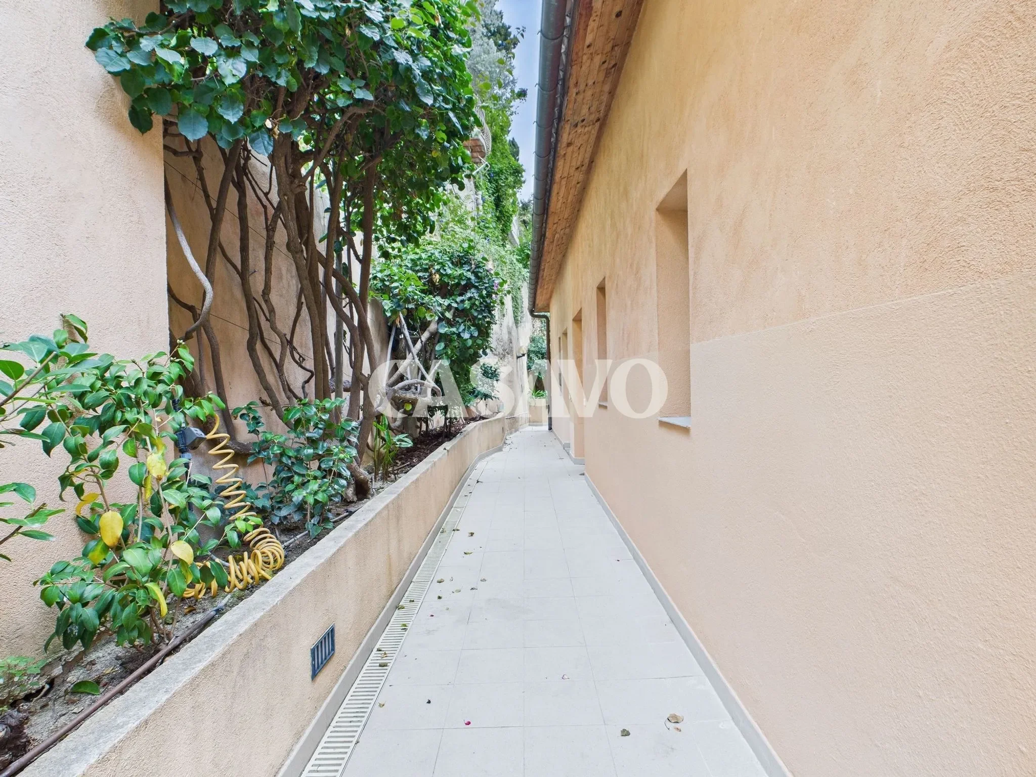 Exterior photo 12