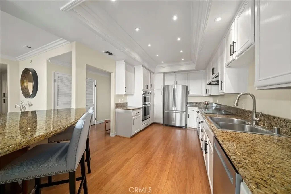 200 Paris Lane 111, Newport Beach, California, United States. - Photo 23