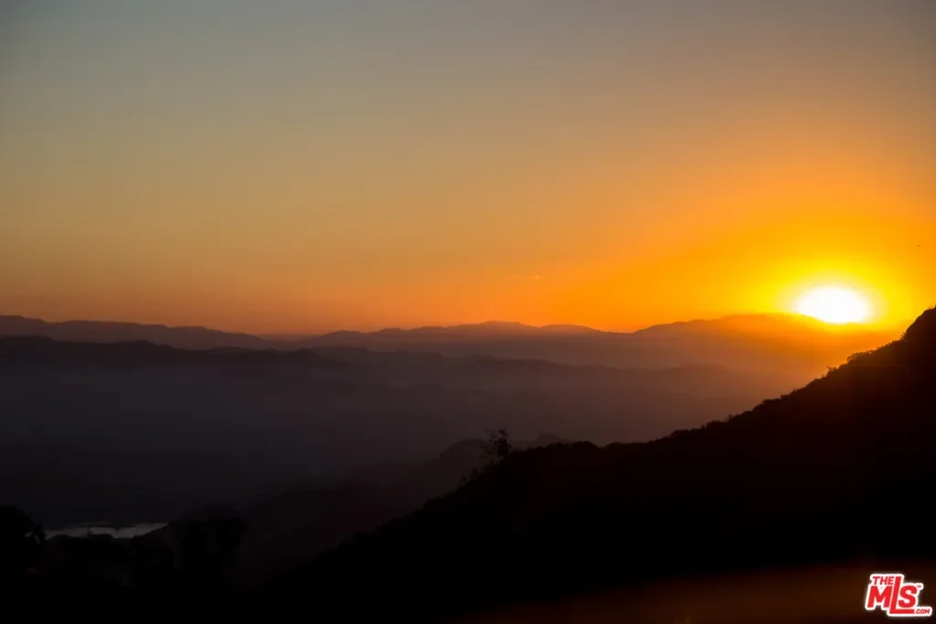 9950 COTHARIN Road, Malibu, California, United States. - Photo 24