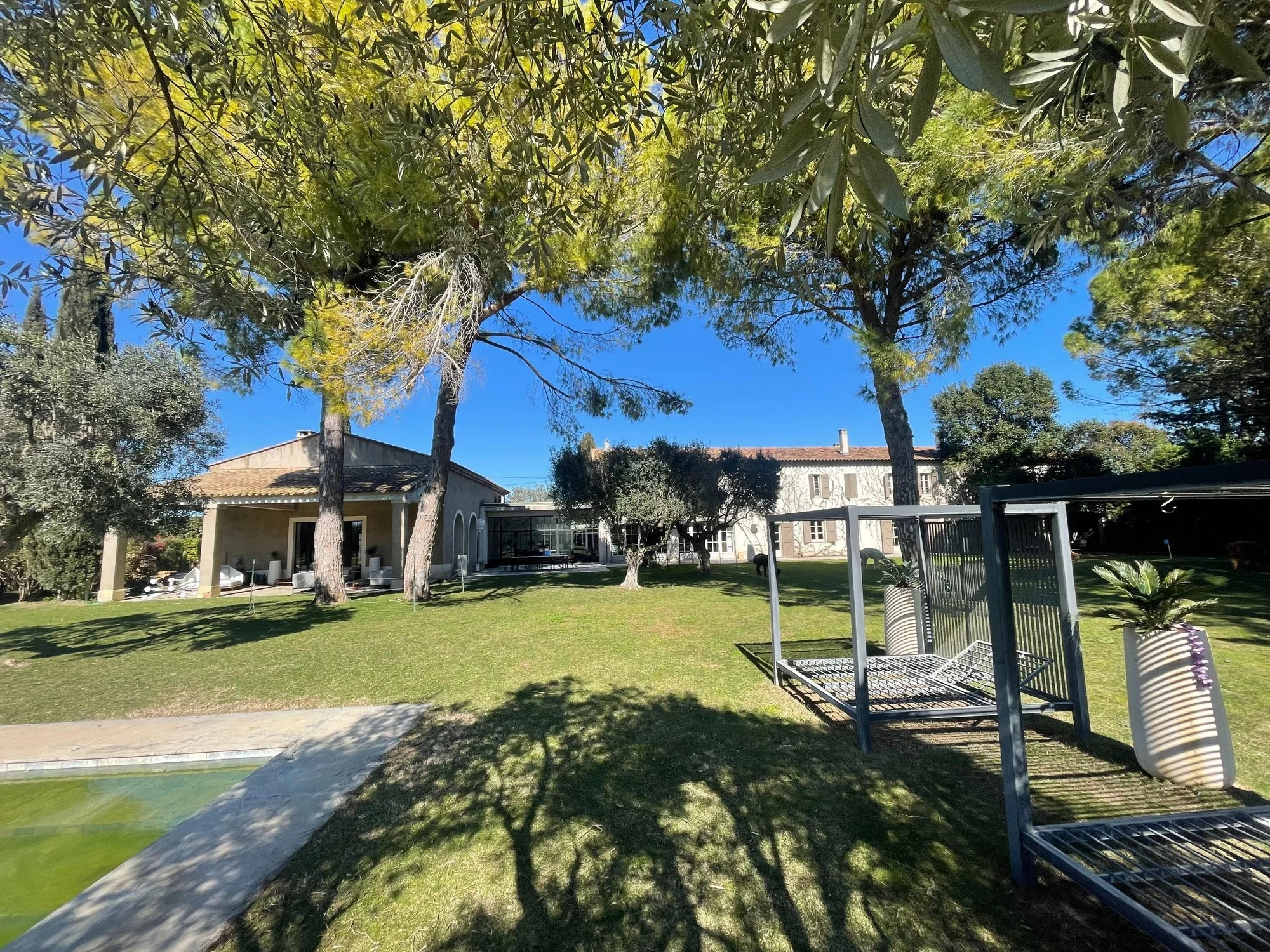 Exterior photo 7