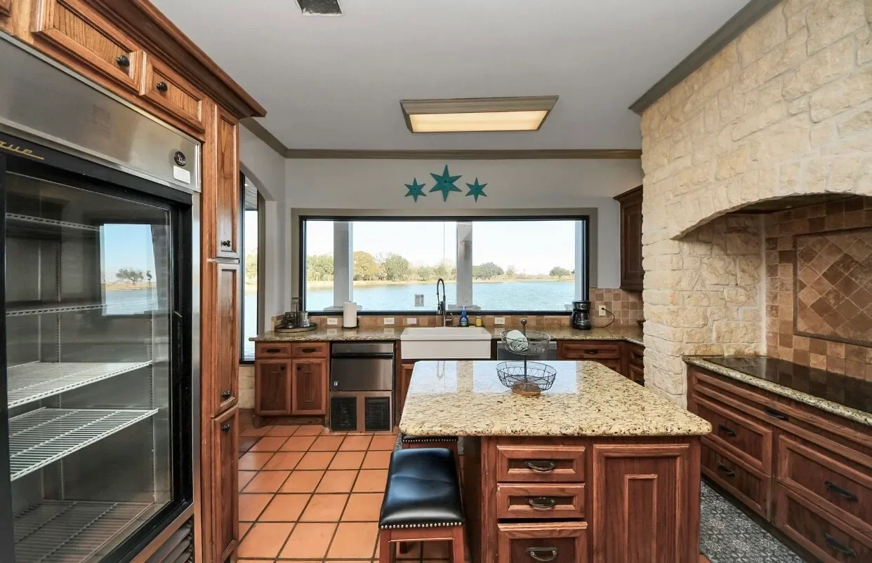 5523 Ehrman Lake Lane, Wallis, TX 77485, Wallis, Texas, United States. - Photo 24