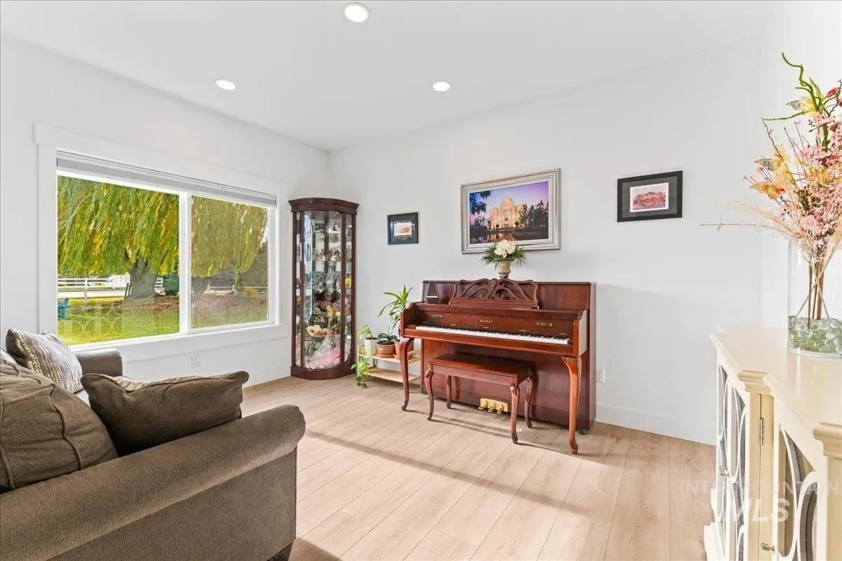 Gallery photo 6