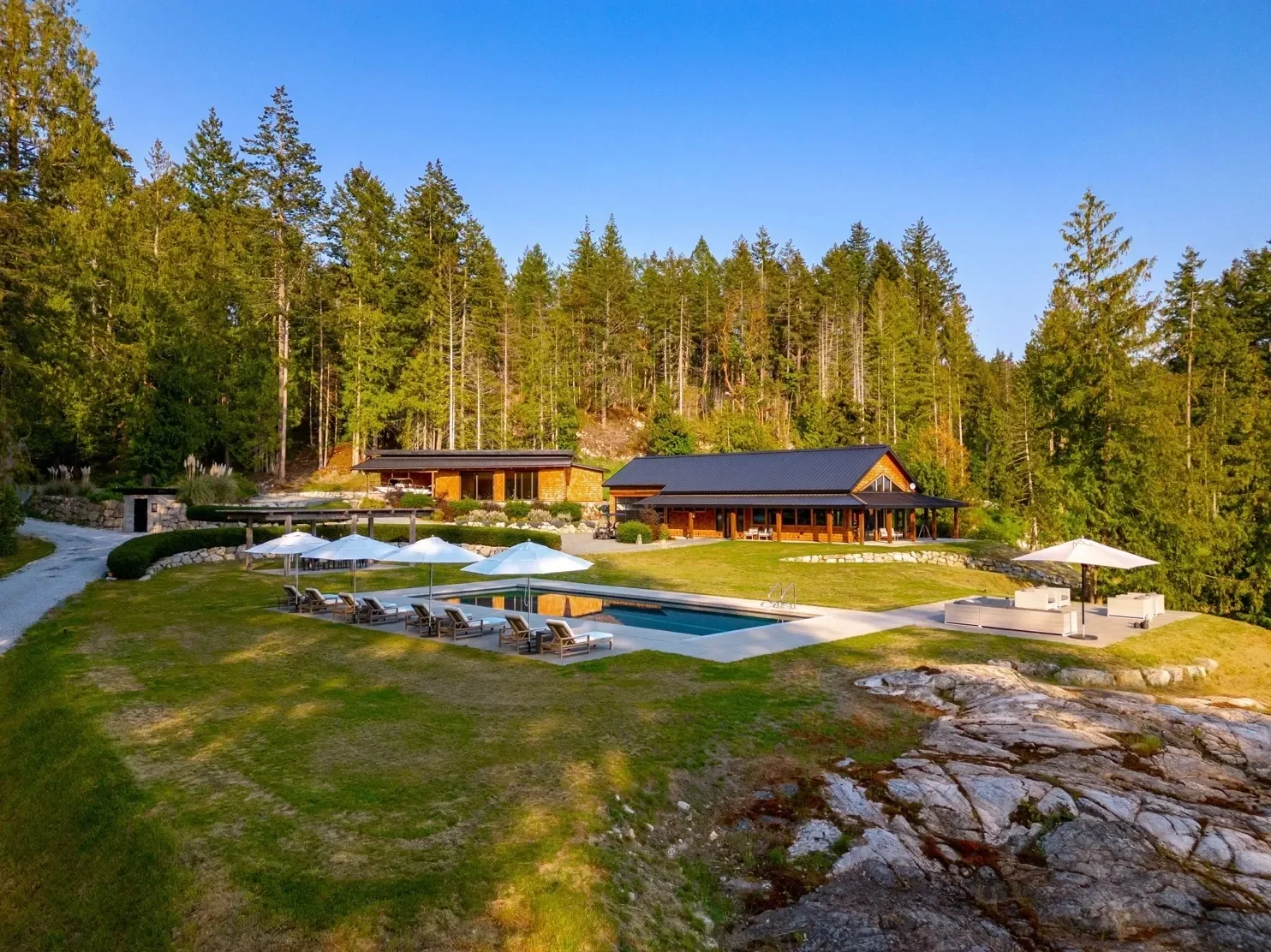 Sharpes Bay, Bliss Landing, British Columbia, Canada. - Photo 3