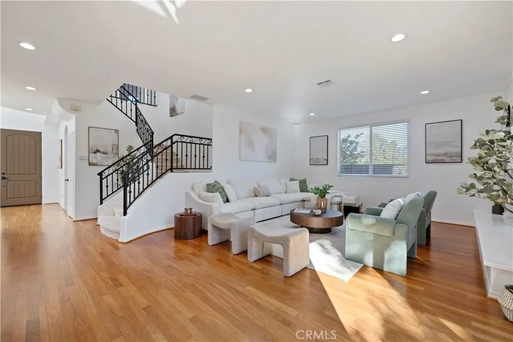 6324 Newcastle Ave, Encino, CA, 91316, USA, Los Angeles, California, United States. - Photo 5