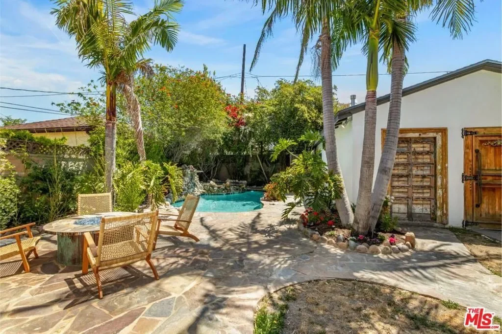 4940 Arcola Avenue, Los Angeles, California, United States. - Photo 15
