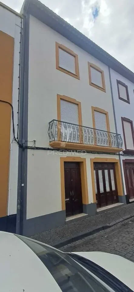 Exterior photo 6