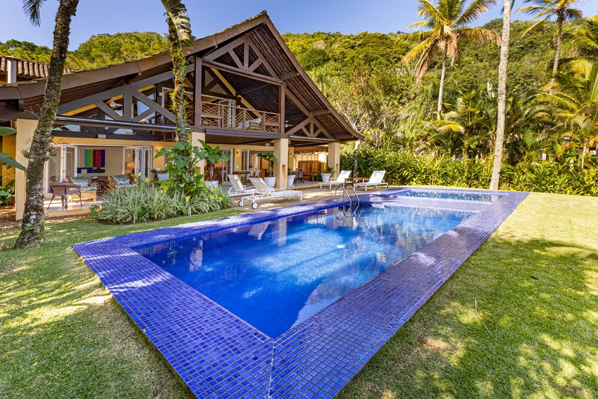 Exterior photo 7