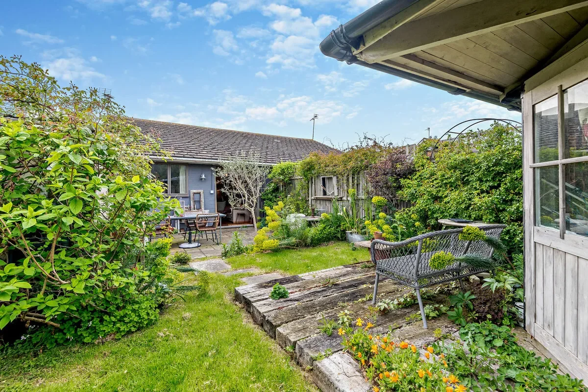 Allan Road, Whitstable, CT5, Seasalter, England, United Kingdom. - Photo 6