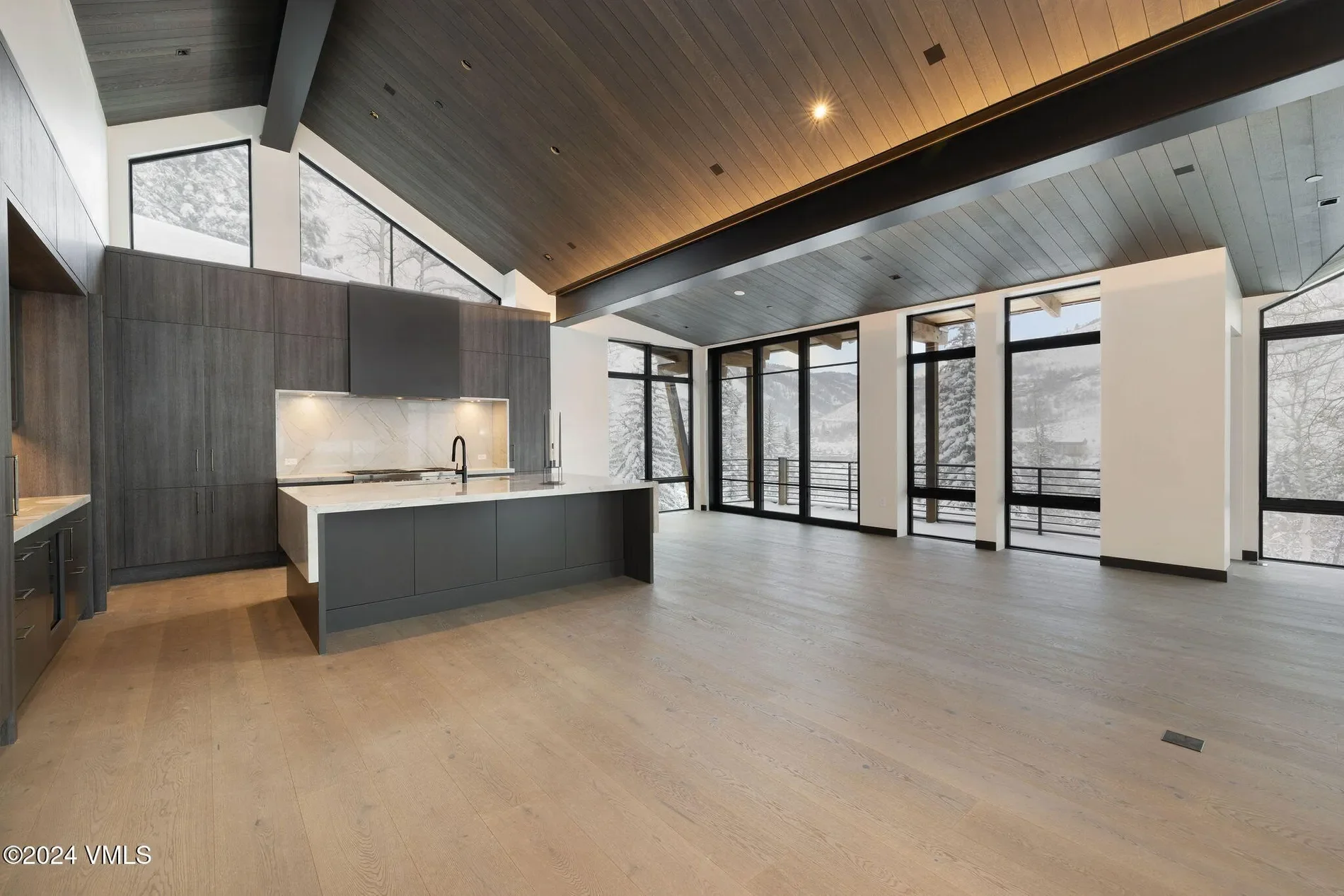 366 Forest Road, Vail, CO, 81657, USA, Vail, Colorado, United States. - Photo 3