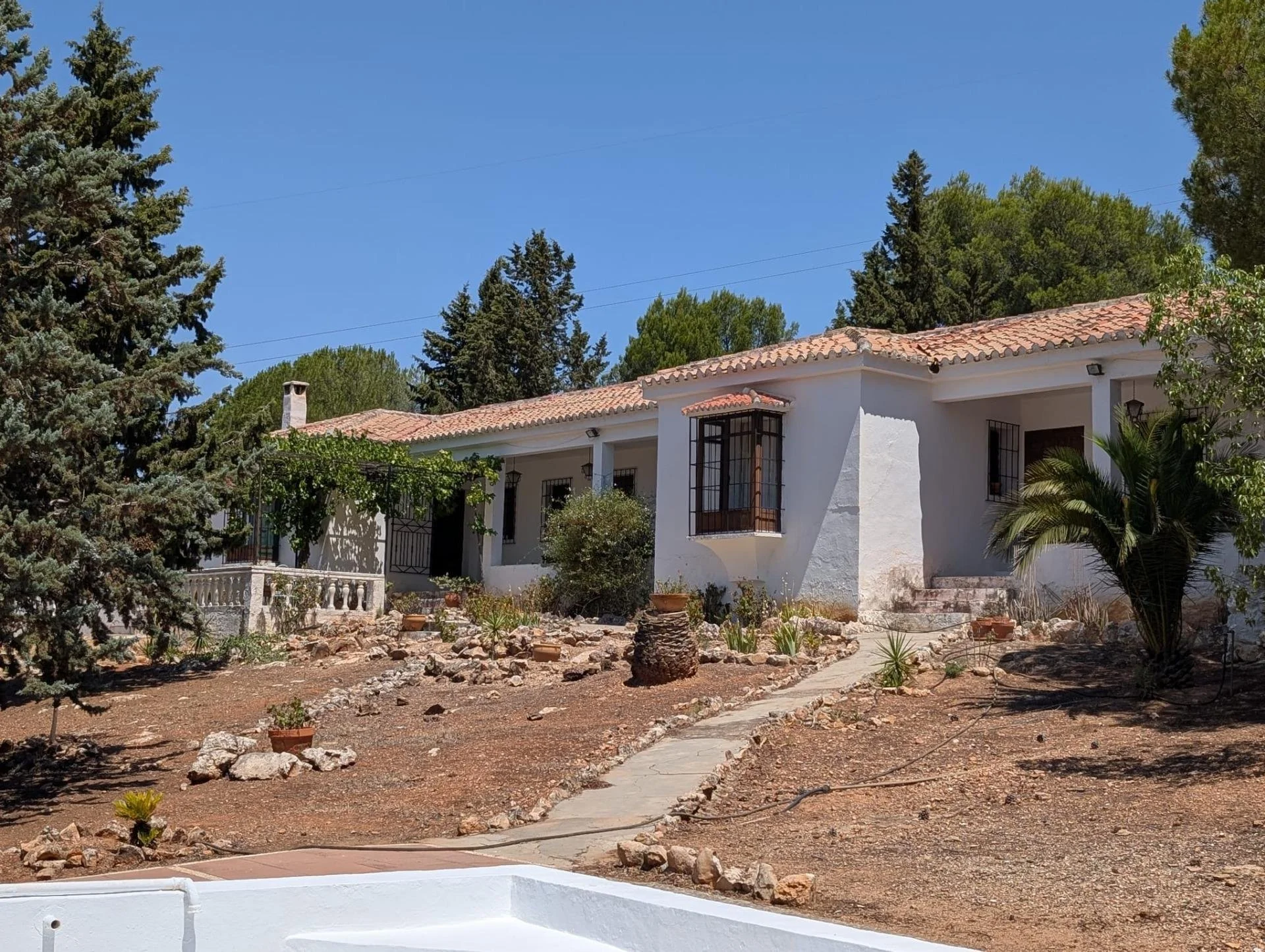 Exterior photo 3