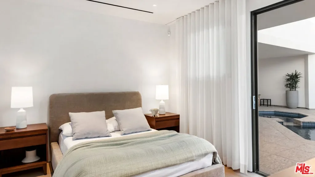 31388 Broad Beach Road, Malibu, California, United States. - Photo 16