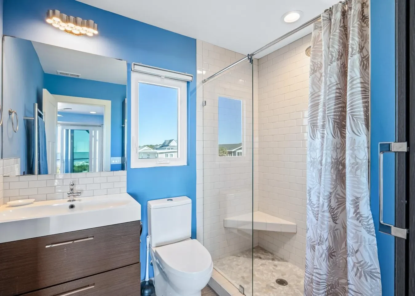 901 E Beach Drive, Oak Island, North Carolina, United States. - Photo 12