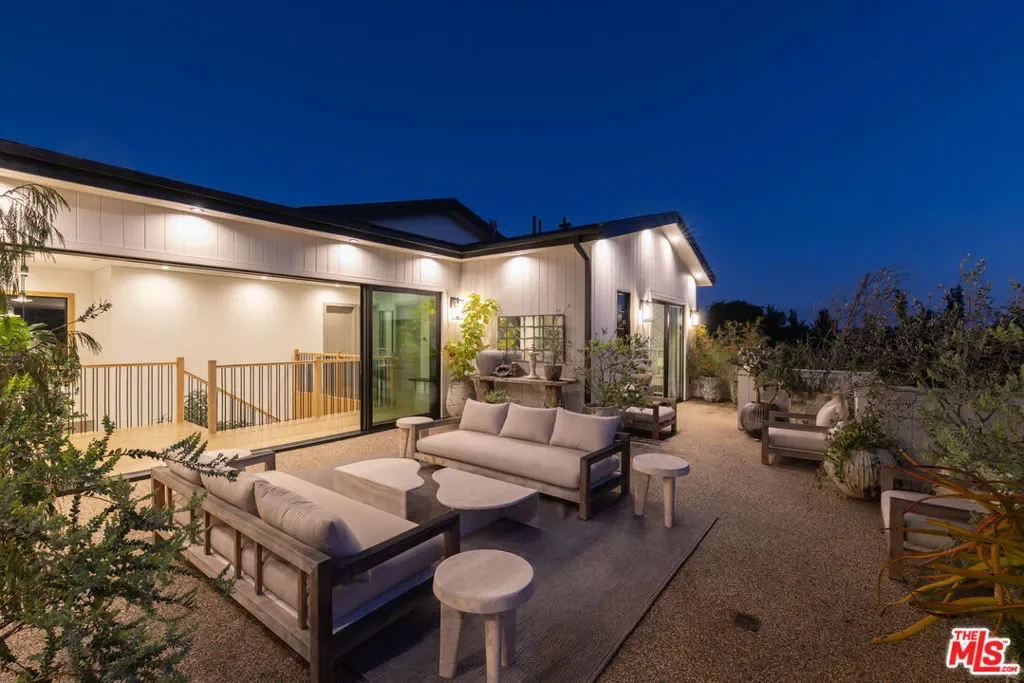 455 N Bundy Drive, Los Angeles, California, United States. - Photo 11