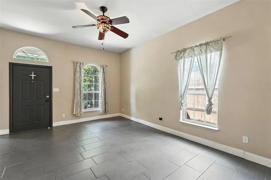 1510 N Carroll Avenue, Dallas, Texas, United States. - Photo 6