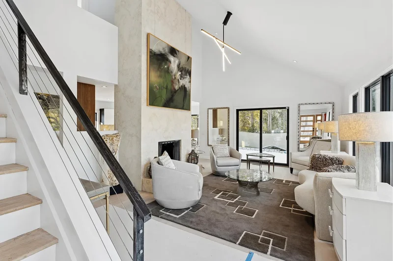 221 Redwood Rd, Sag Harbor, New York, United States. - Photo 18