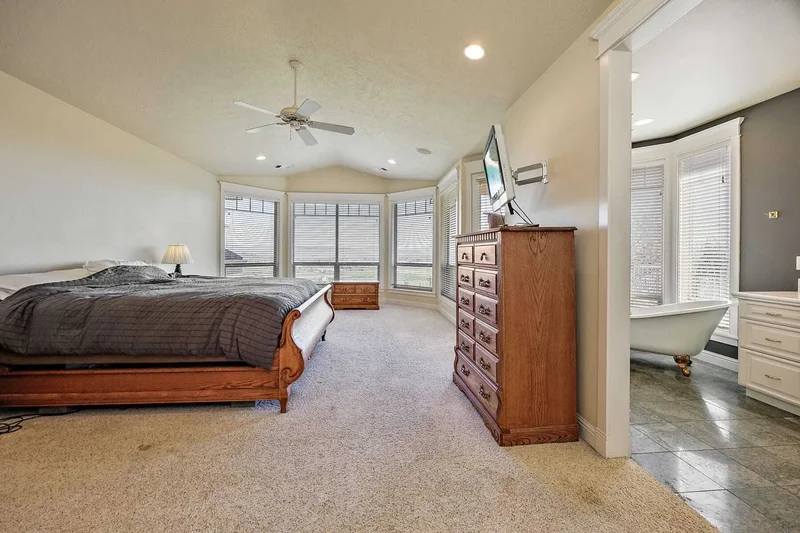4459 Old Stage Road , Central Point, OR 97502, Medford, Oregon, United States. - Photo 31