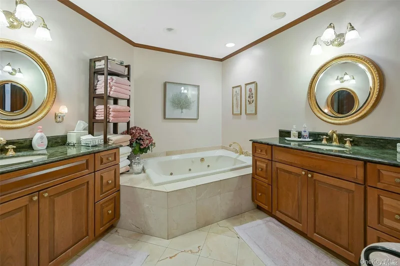 3 Crescent Court, Centerport, New York, United States. - Photo 3