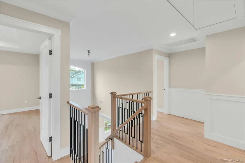 7 Sheridan Street, Old Bethpage, New York, United States. - Photo 9