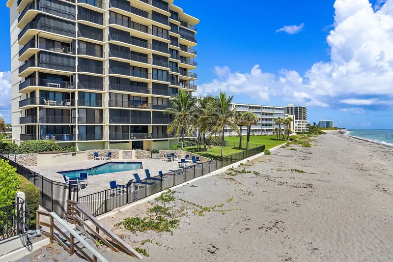 200 Beach Road 102, Tequesta, Florida, United States. - Photo 23