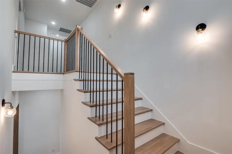 514 S Glasgow Drive, Dallas, Texas, United States. - Photo 14