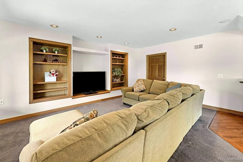 2595 S Harlan Court, Lakewood, Colorado, United States. - Photo 33