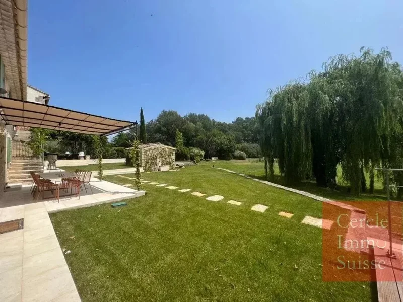 Gordes, Provence-Alpes-Côte d'Azur, France. - Photo 13