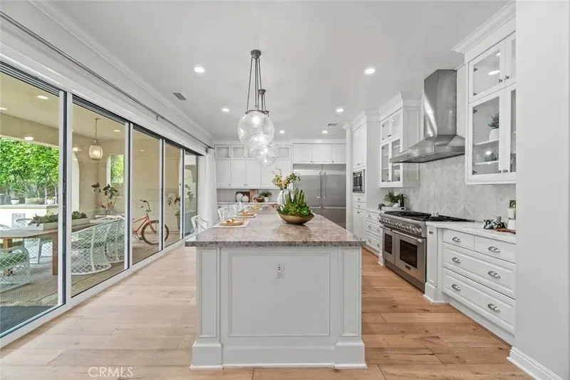 208 Radial, Irvine, California, United States. - Photo 7