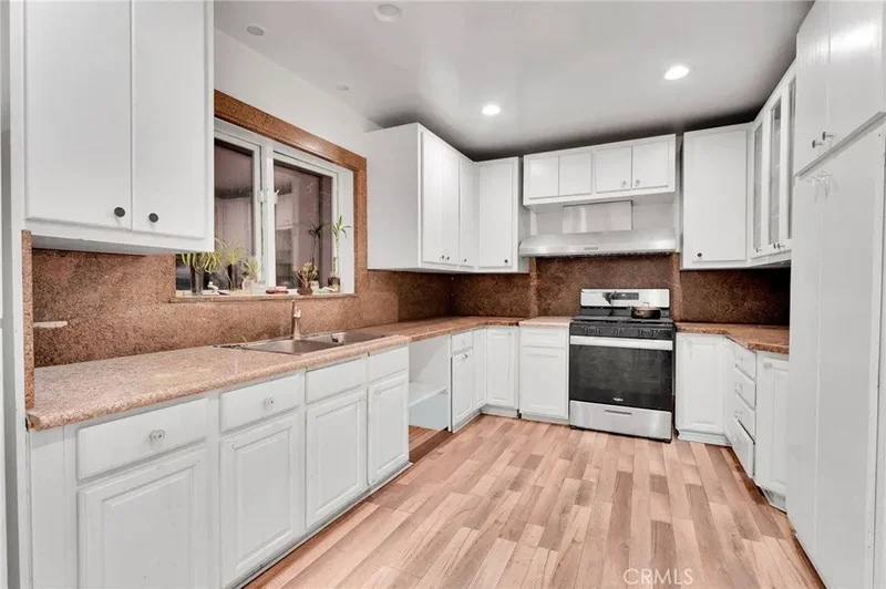 1925 Berkeley, Echo Park, CA 90026, Los Angeles, California, United States. - Photo 18