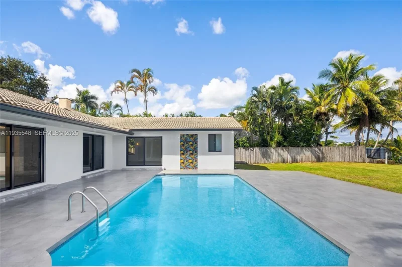 18735 NE 18th Ave, North Miami Beach, Florida, United States. - Photo 3