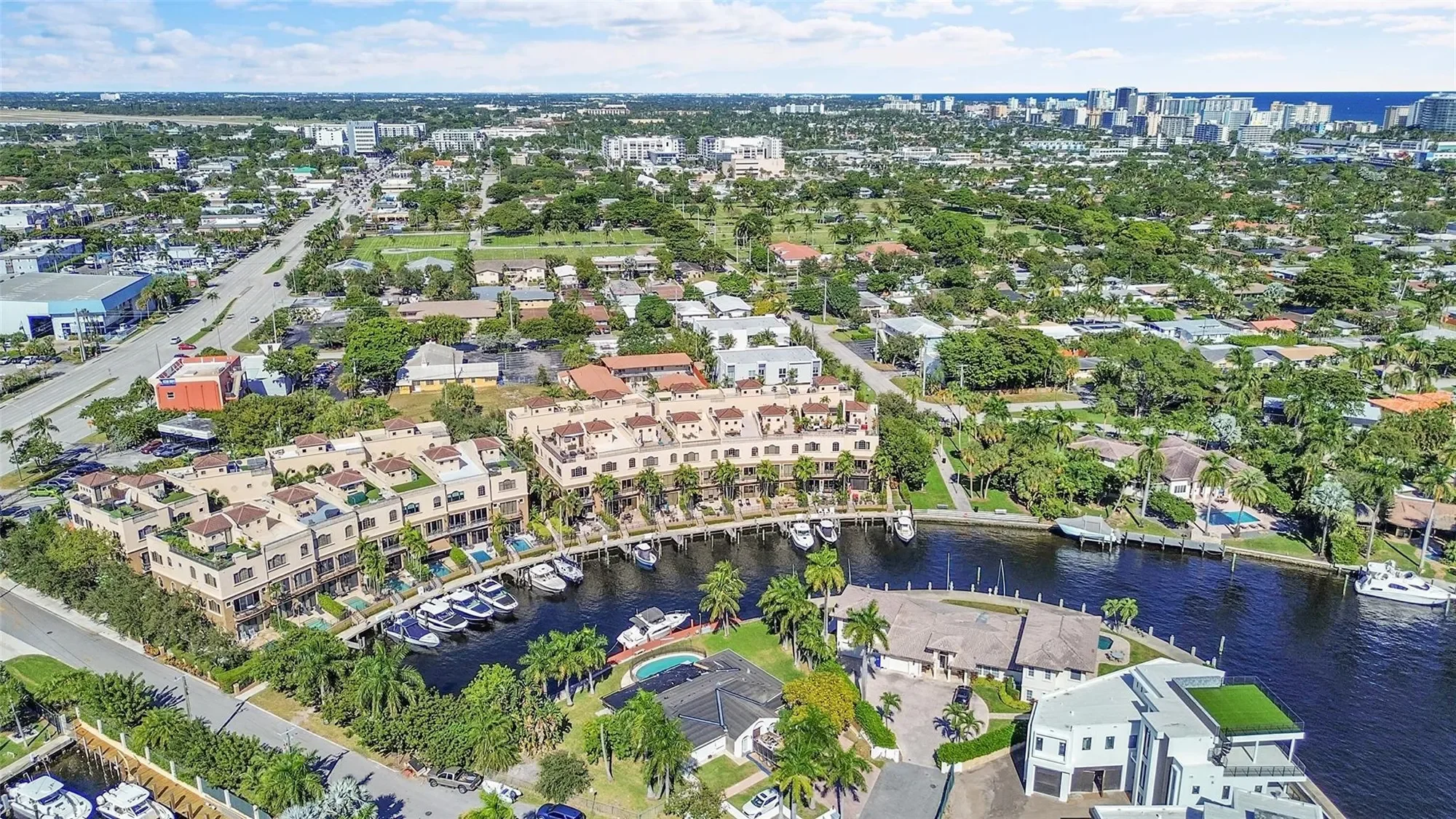 2254 SE 7th Street, Hillsboro Beach, Florida, United States. - Photo 53