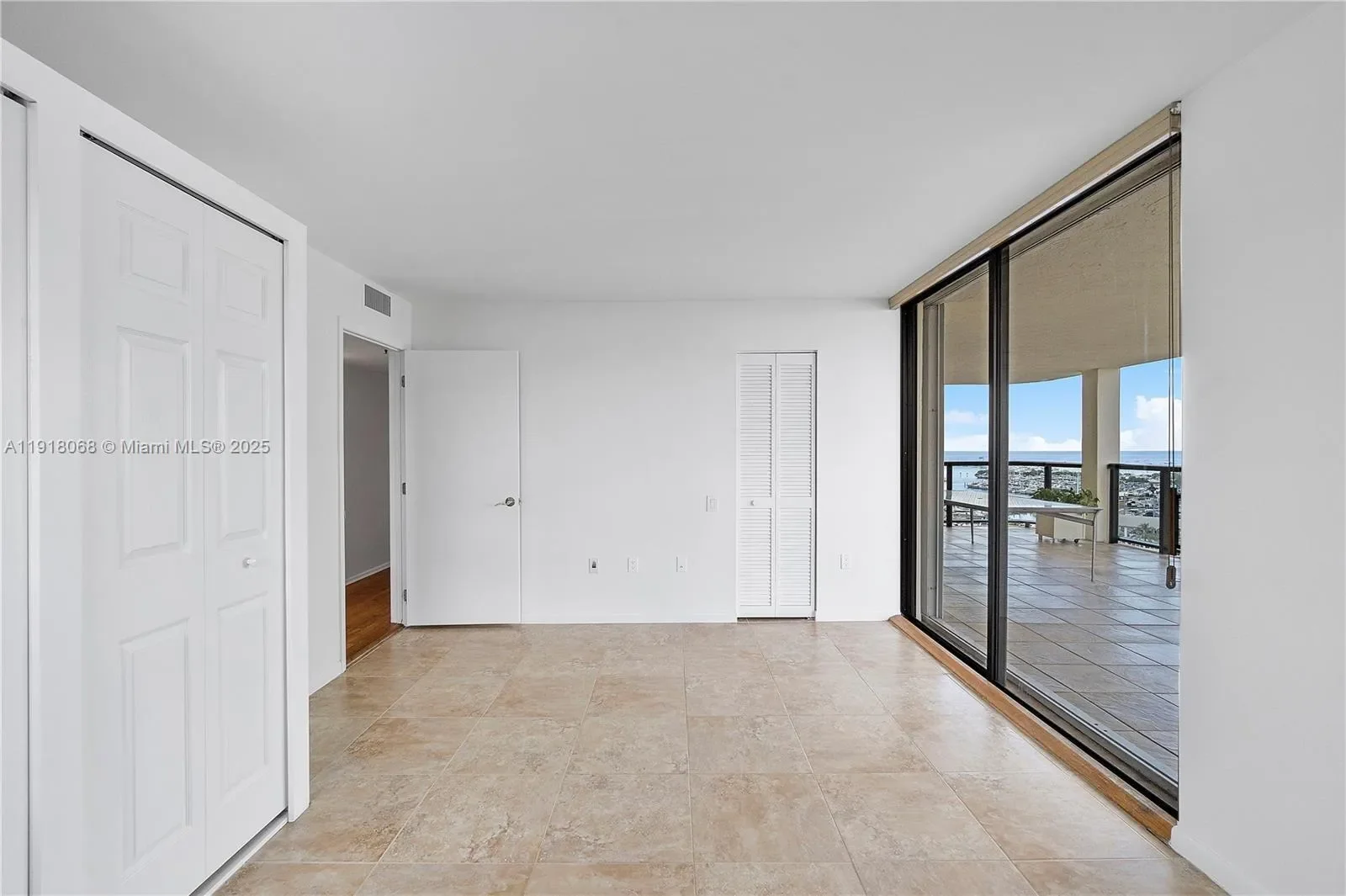 2575 S Bayshore Dr 15B, Miami, Florida, United States. - Photo 7