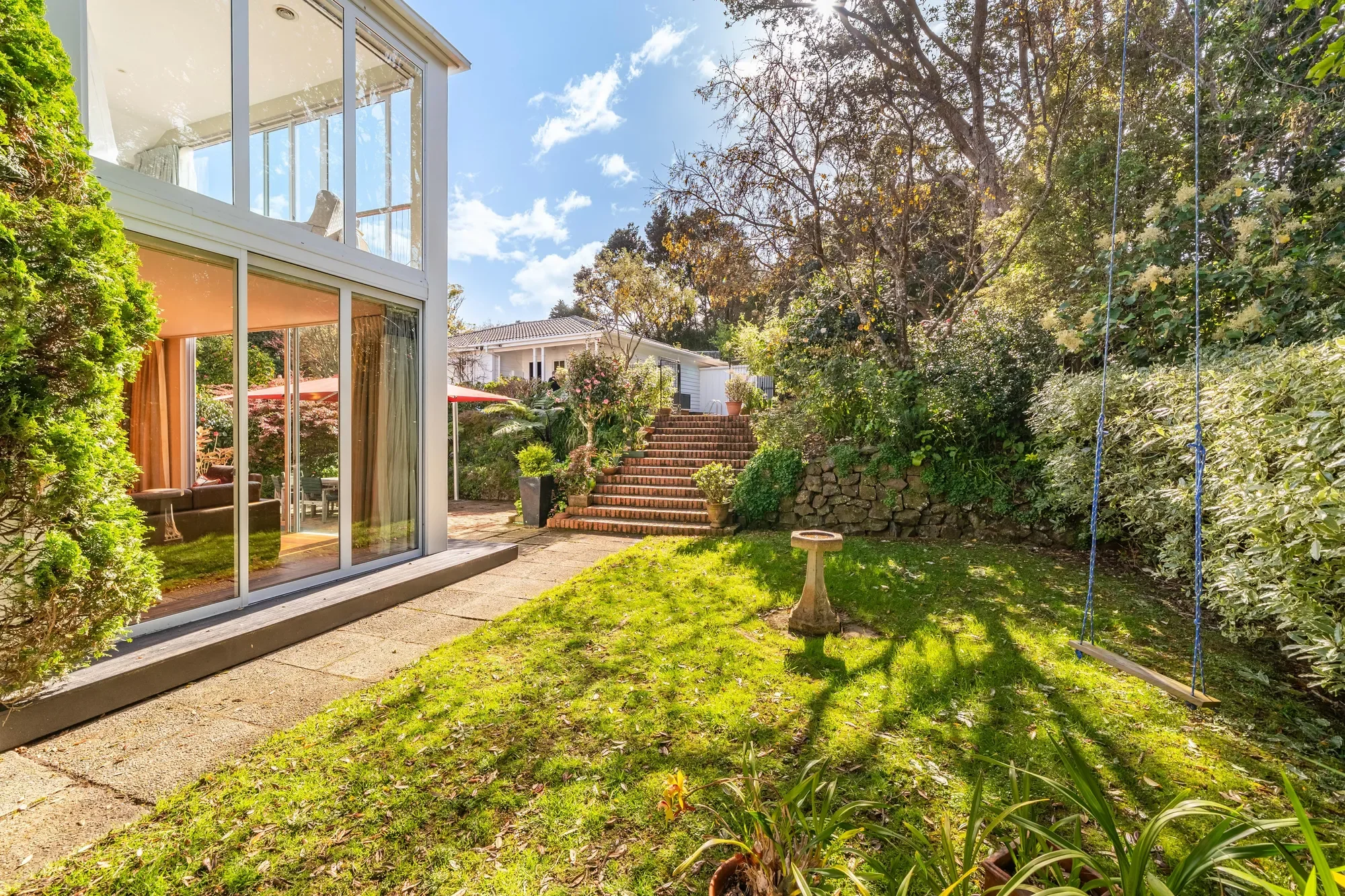 Exterior photo 6