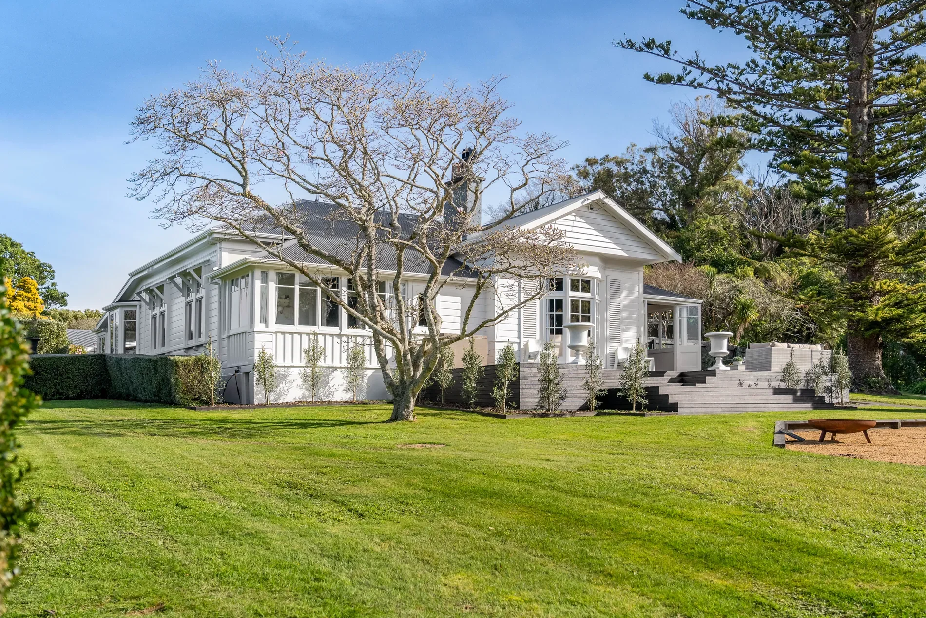 Exterior photo 2