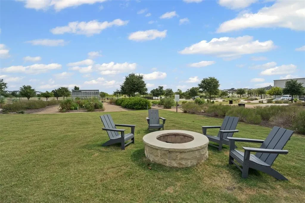 14201 Chamberlain Court, Fort Worth, Texas, United States. - Photo 32