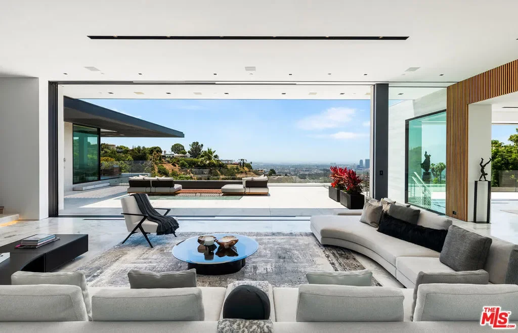 1108 Wallace, Beverly Hills, California, United States. - Photo 4