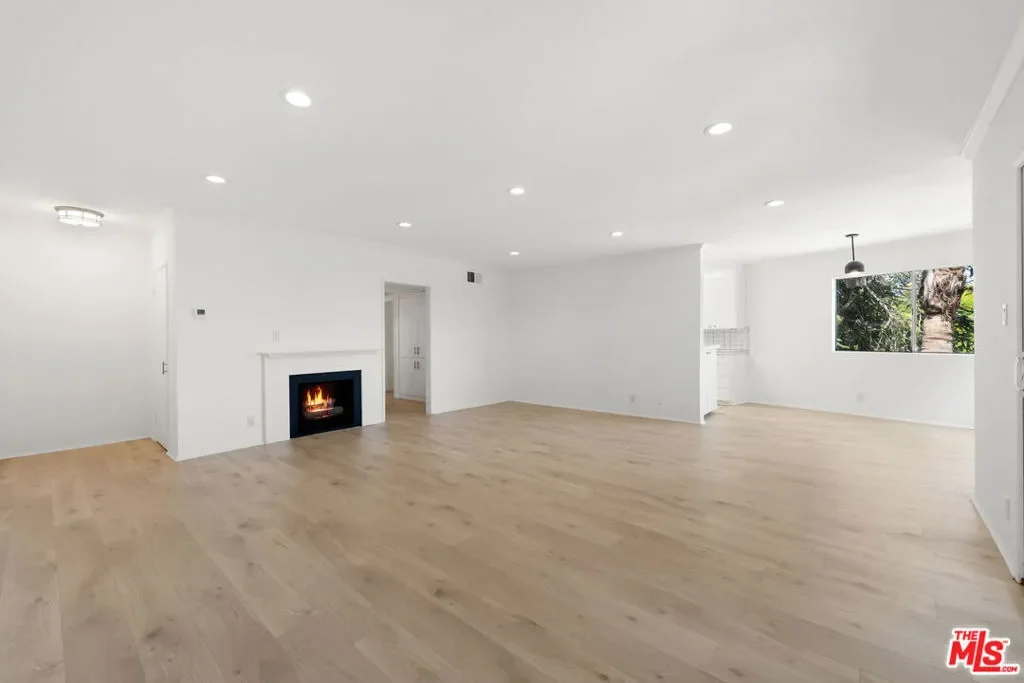 222 7th Street 301, Santa Monica, California, United States. - Hero Image