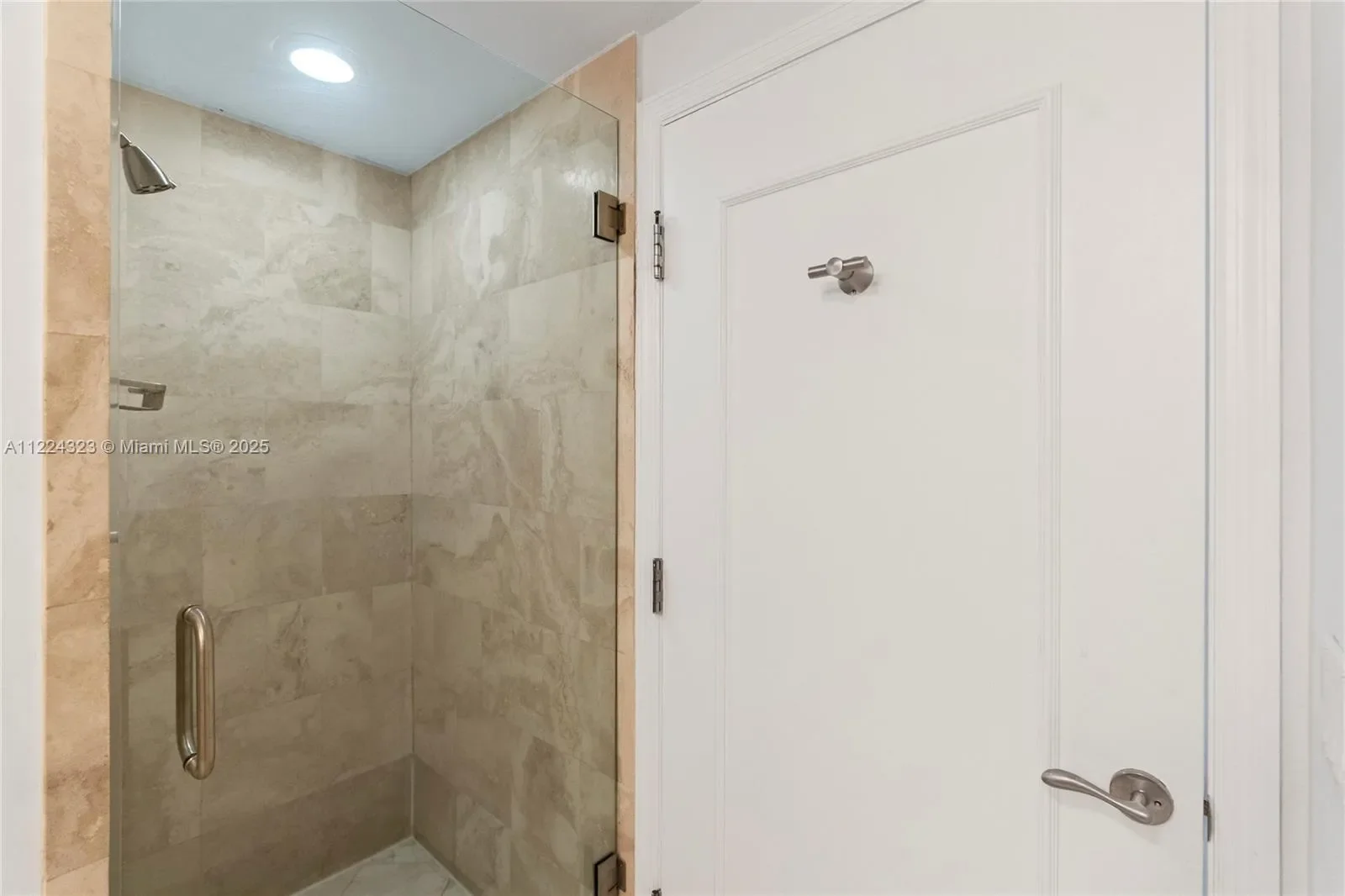4401 COLLINS AV 2906/2908, Miami Beach, Florida, United States. - Photo 34