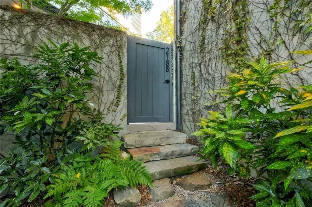 2188 Niles Place, Atlanta, Georgia, United States. - Photo 10