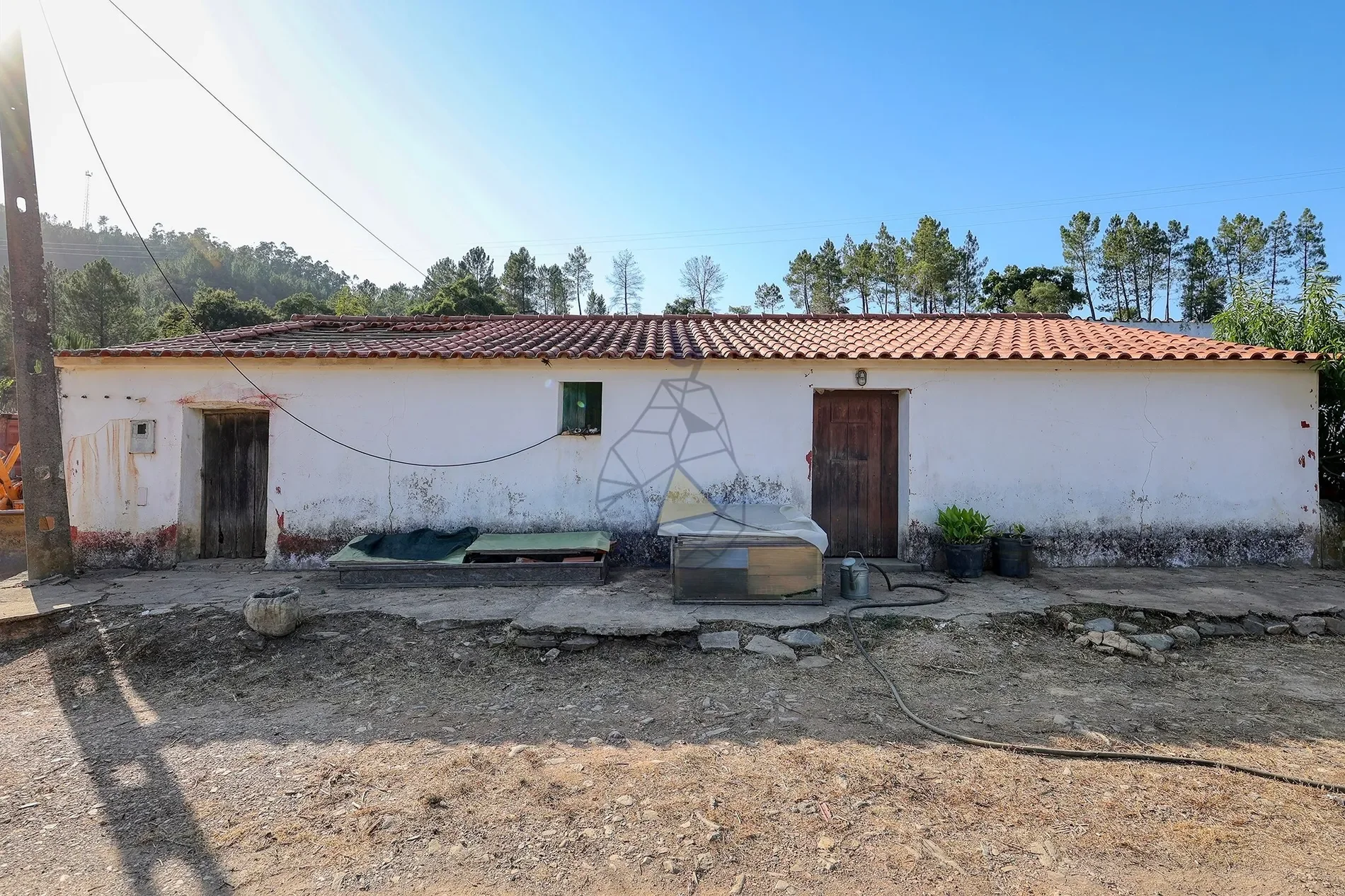 Exterior photo 3