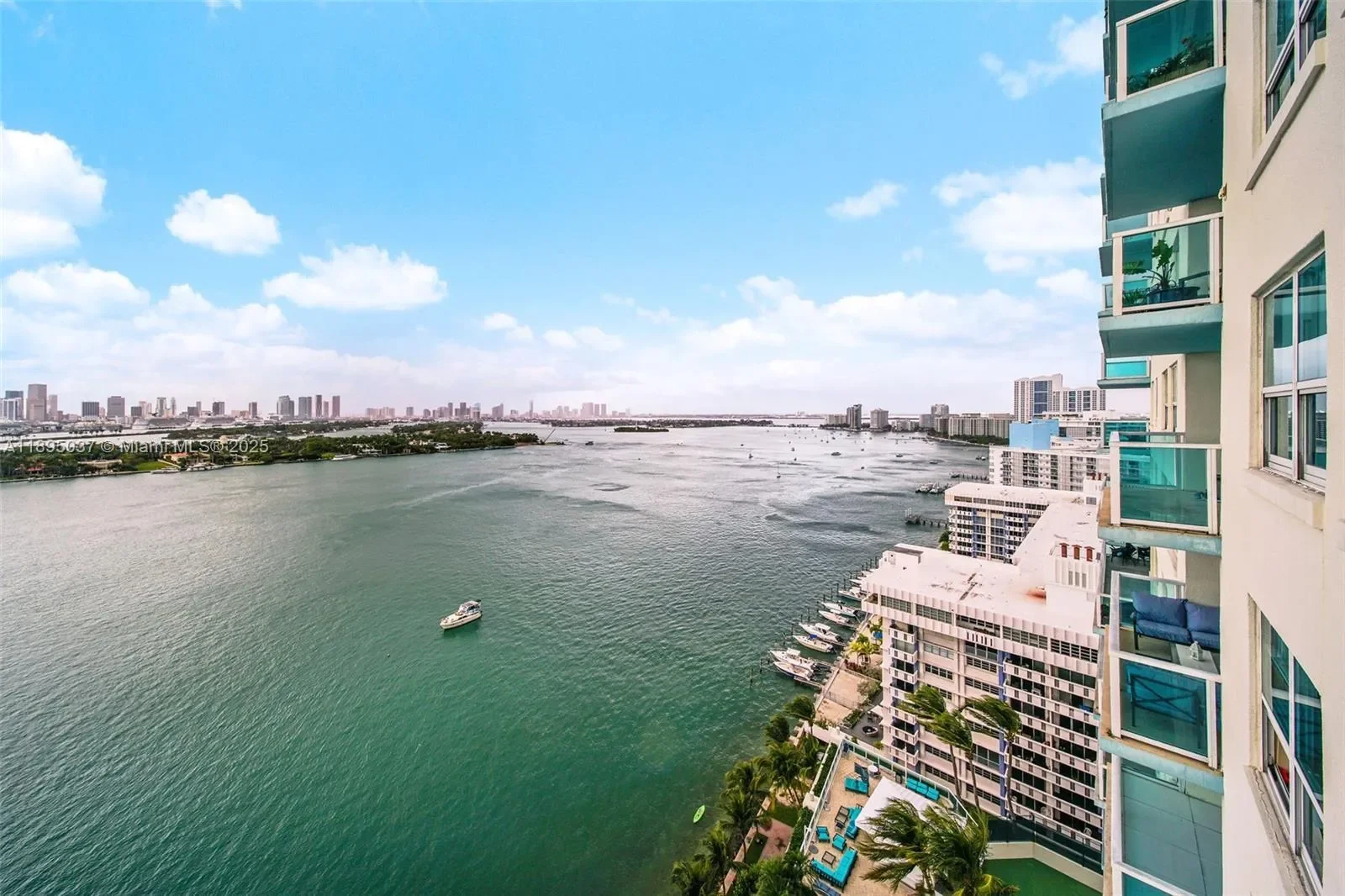 650 West Ave 2107, Miami Beach, Florida, United States. - Photo 32