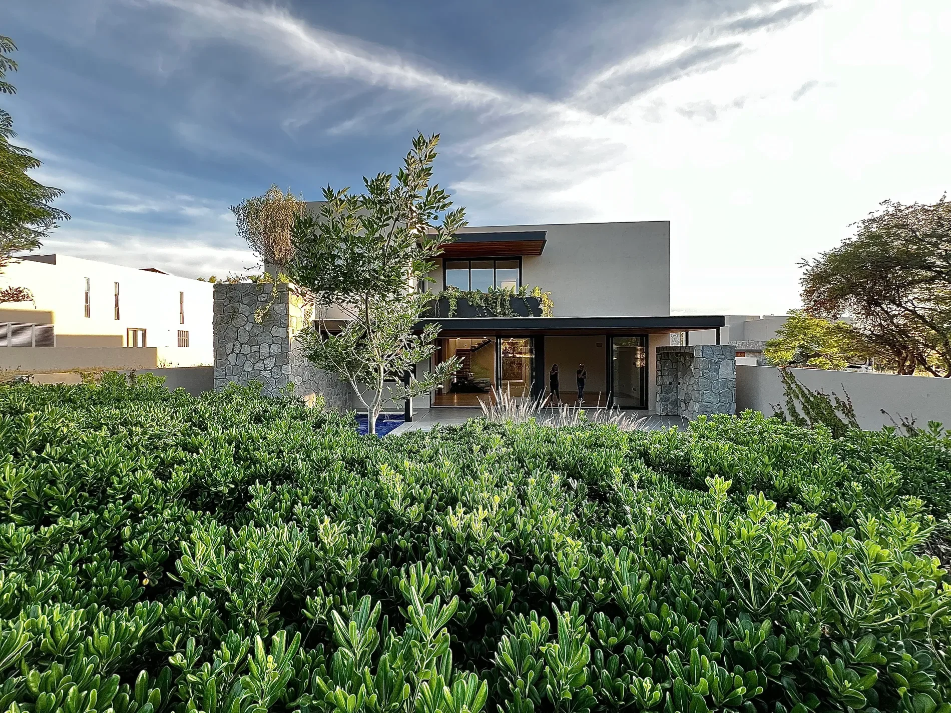 Exterior photo 3