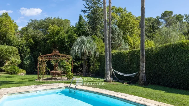 Mougins, Provence-Alpes-Côte d'Azur, France. - Photo 7