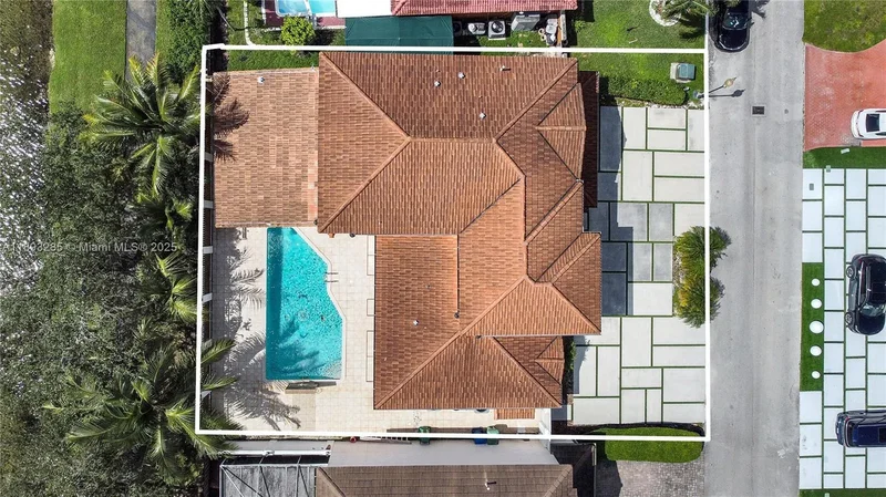 8416 NW 201st St, Hialeah, Florida, United States. - Photo 32