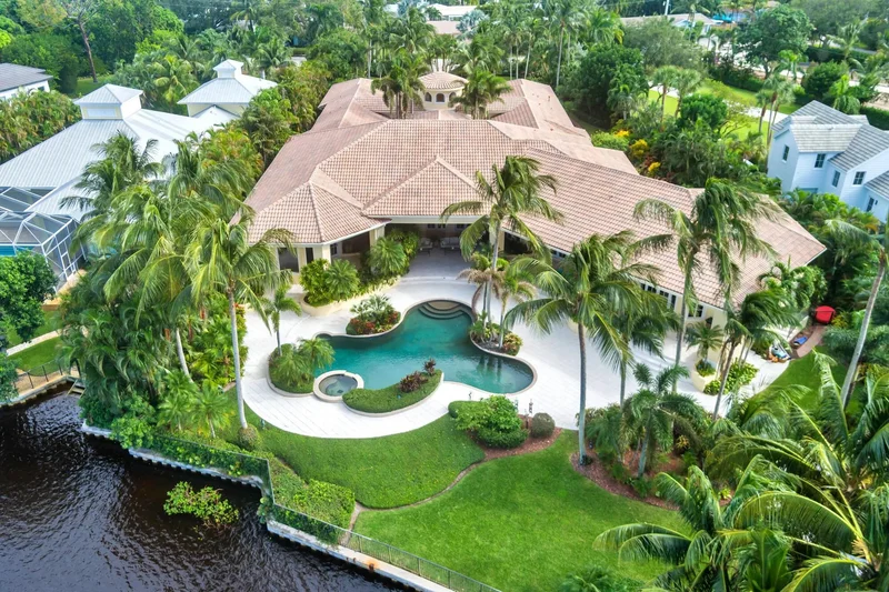19223 Riverside Drive, Tequesta, Florida, United States. - Photo 70