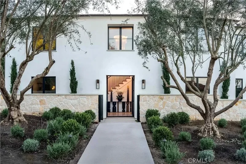 Single Family Residence in Palos Verdes Estates