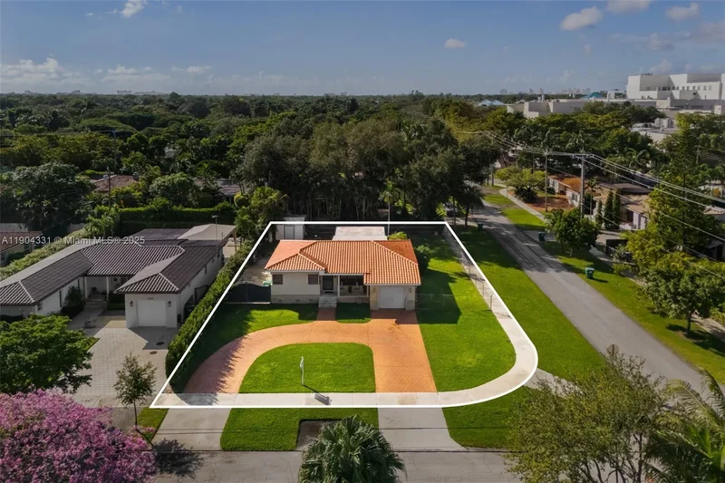 6040 SW 29th St, Miami, Florida, United States. - Photo 15